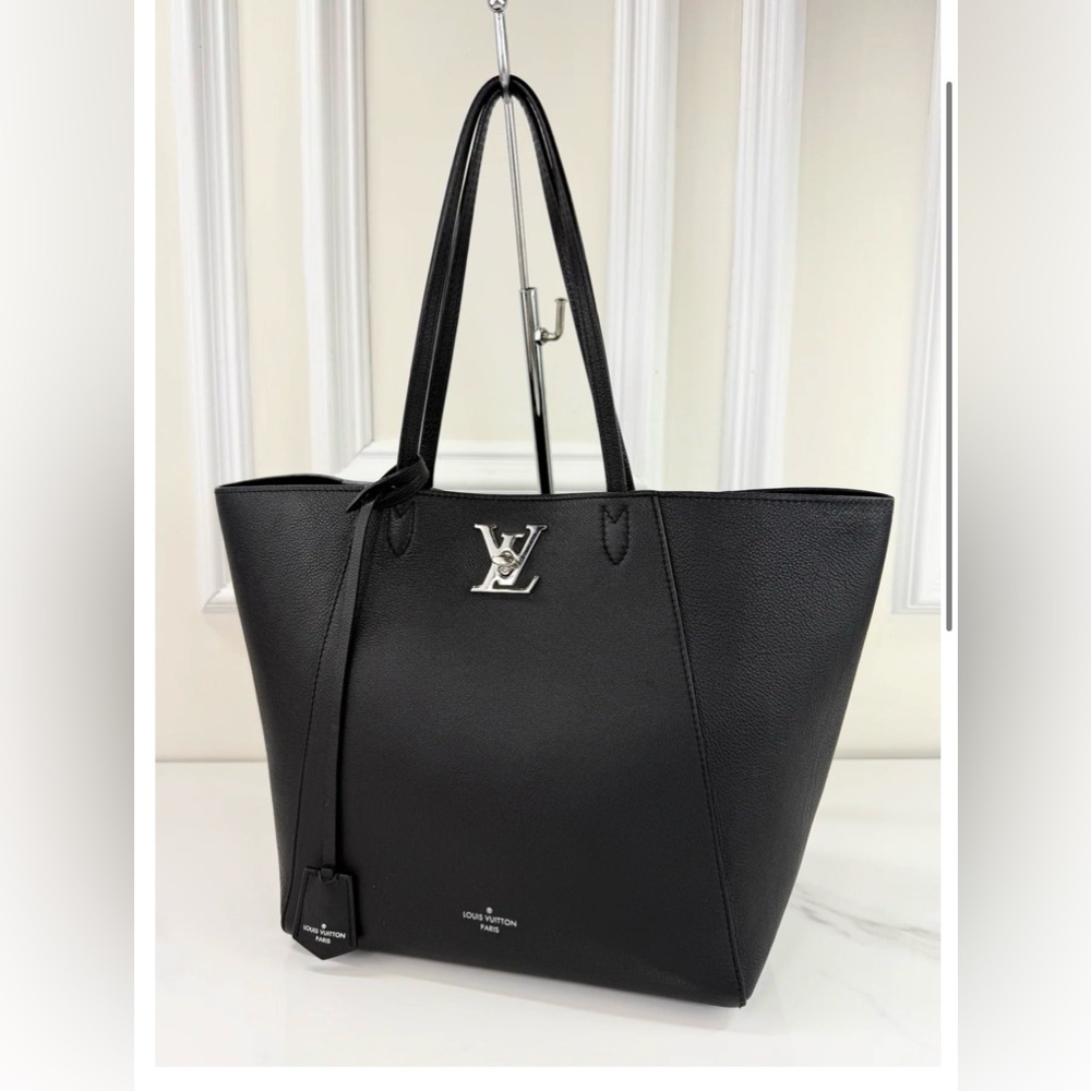 LOUIS VUITTON LOCKME CABAS TOTE IN BLACK